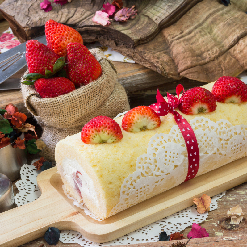 Almond & Strawberry Roulade Recipe – Rough & Ready Whole Foods