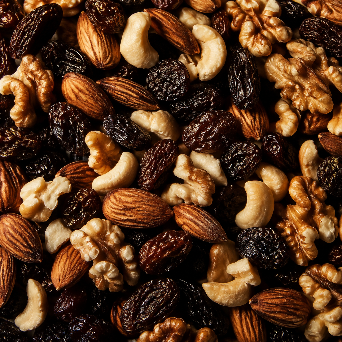 Organic Fruit & Nut Mix — macro hero