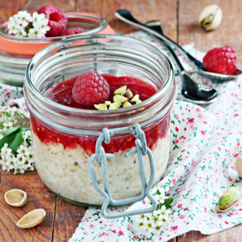 Overnight Oats with Raspberry and Pistachios