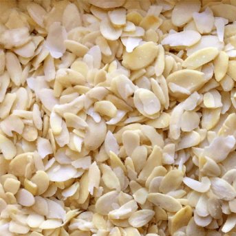 Organic flaked almonds macro